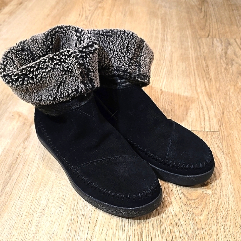 Toms Black Suede Boots with Faux Fur Lining Sz W7